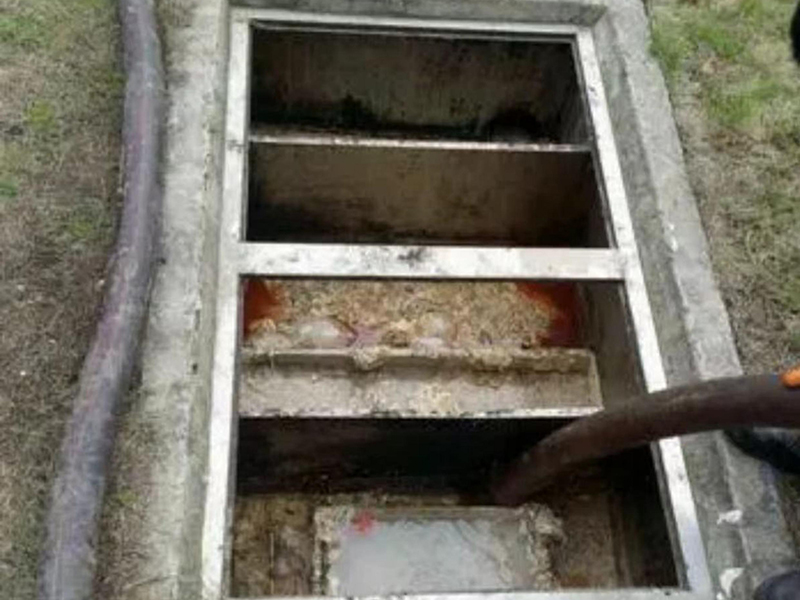 梨林镇隔油池清理